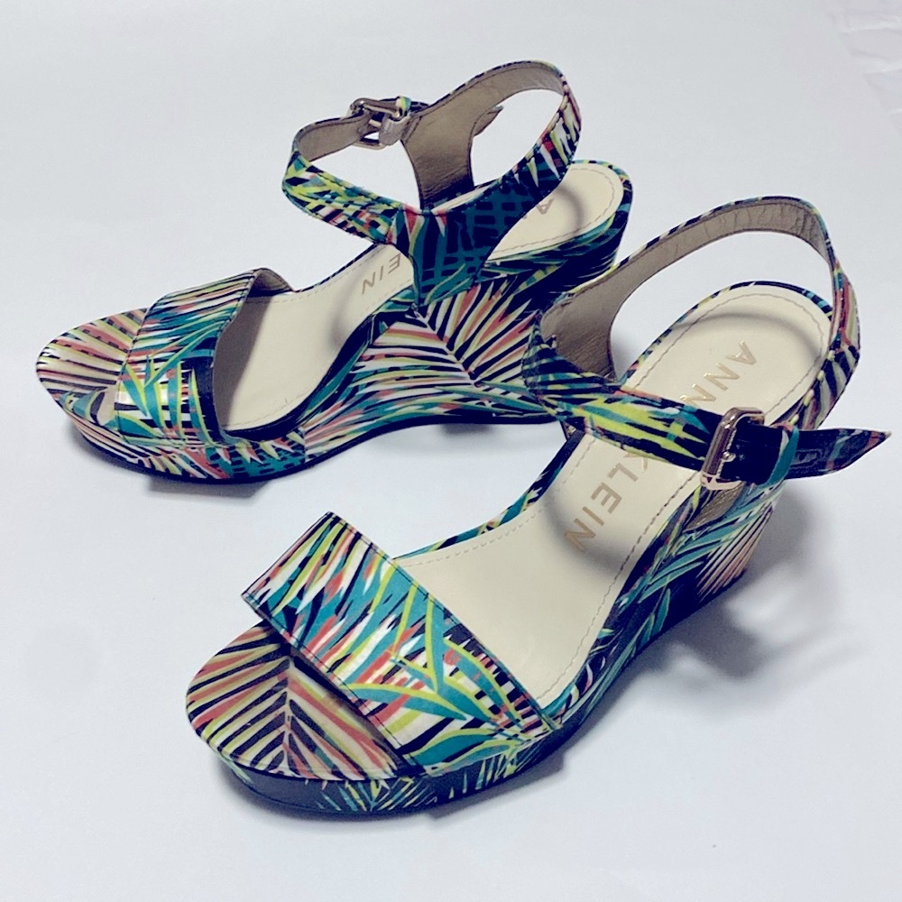 Anne Klein Safari Wedge Sandal | Size: 7 | Green Safari